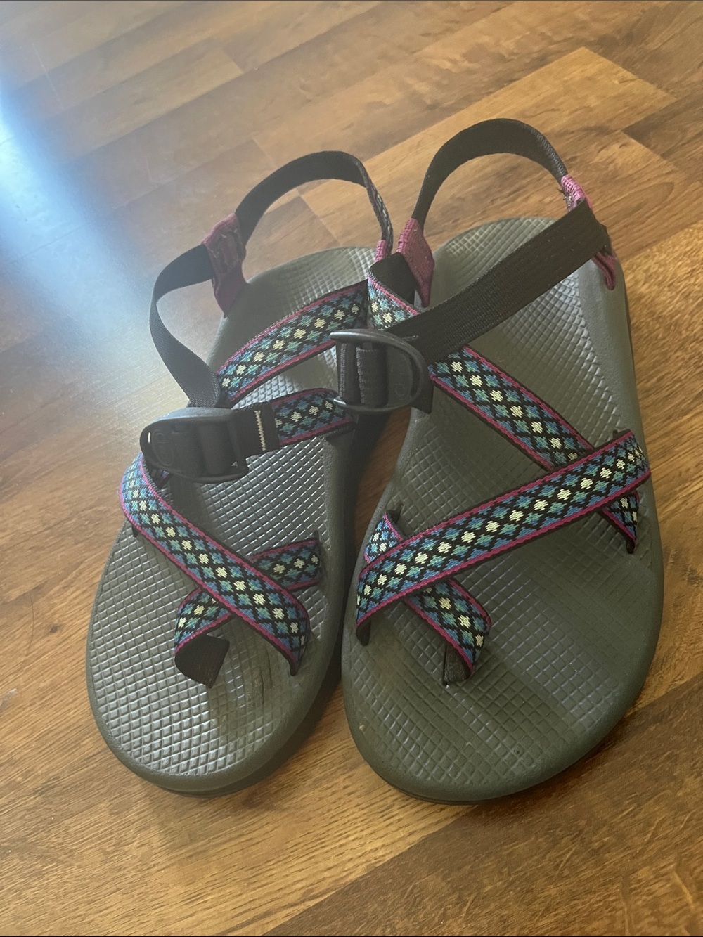 Chaco Sandals Purple Blue White Straps Women’s Size 11.5 Men’s 10 - Picture 3 of 7